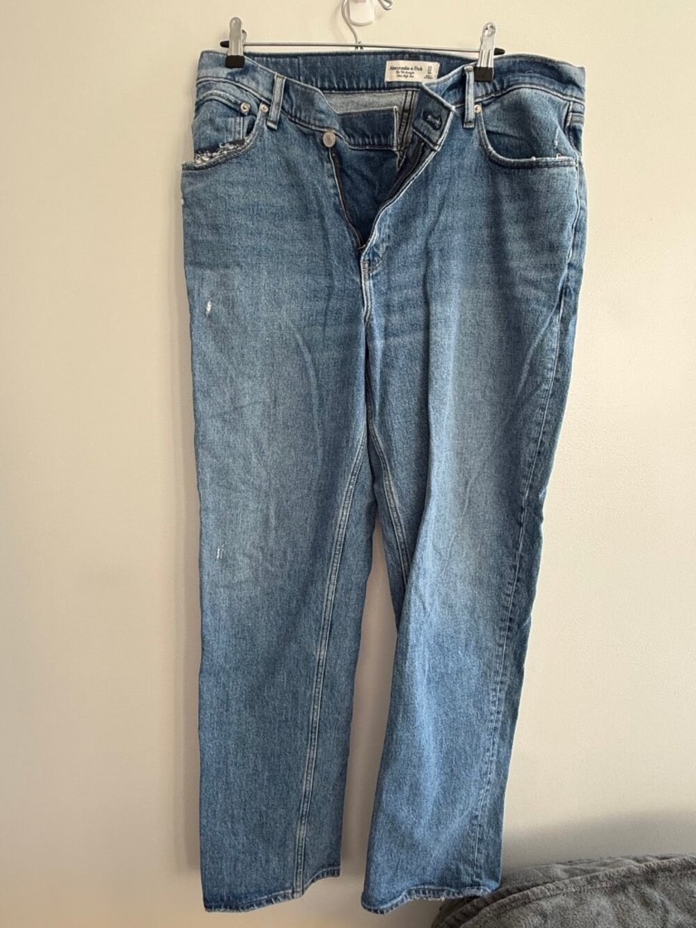 Abercrombie & Fitch The 90s Straight Ultra High Rise Jeans Light Wash 33/16L